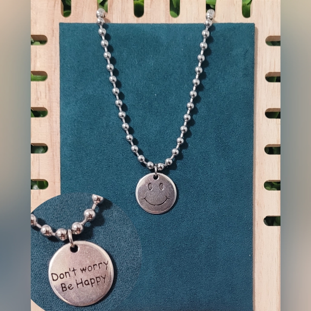 Smiley Face Pendant Necklace (stainless steel)